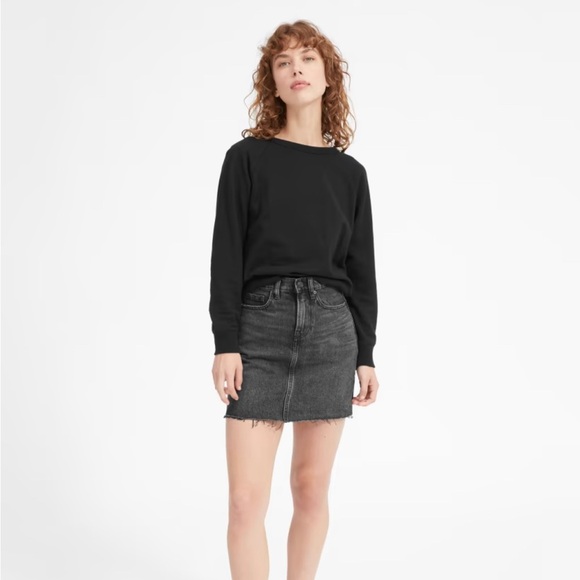 NWT Everlane “The Denim Skirt” in Washed Black with a Raw Hem - Picture 1 of 11